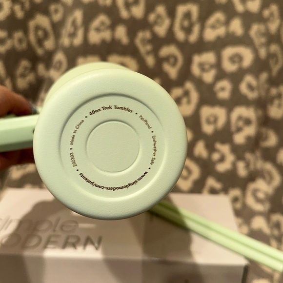 Simple Modern TREK 40oz Tumbler in Retro Mint 😍 New & Never Used 😍 - Picture 9 of 17